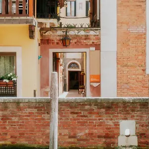  Holiday home Casa Accademia